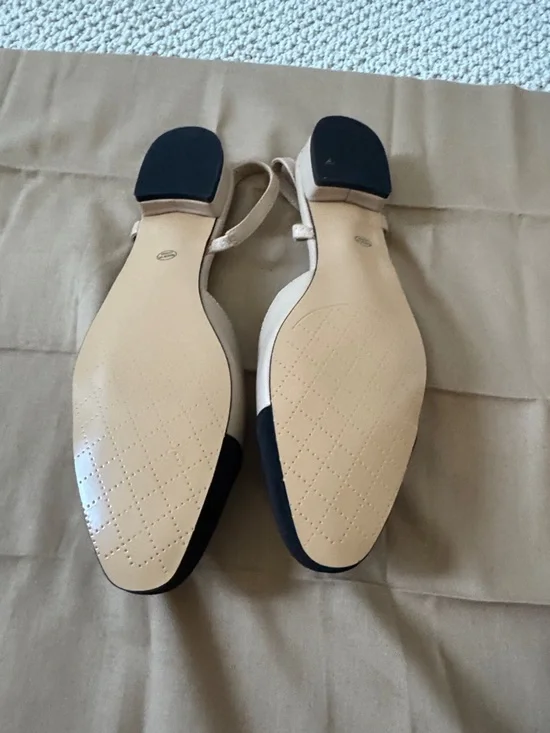 Amazon Women's Beige Slingback Flats with Black Toe Caps - Picture 3 of 4